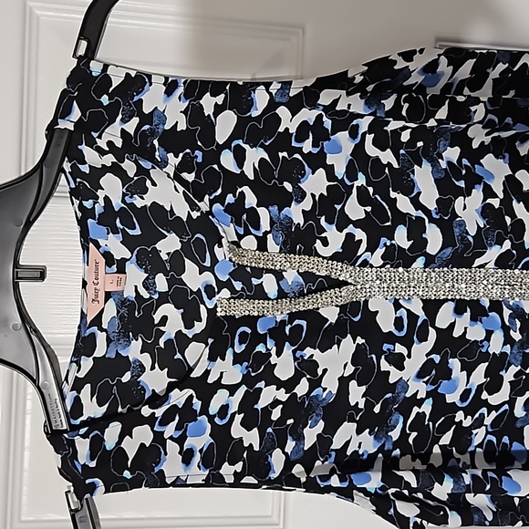 Juicy Couture NWT szL bling accent ✨️ gorgeous sleeveless top black,blue,white - Picture 3 of 10